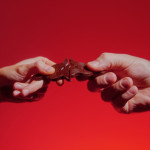 Lustiq Bond Bites - vágyfokozó csokoládé (2db) - Chocolate with Aphrodisiacs for couples (2pcs)